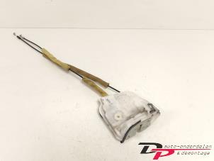 Gebruikte Deurslot Mechaniek 4Deurs rechts-voor Mazda 2 (DE) 1.3 16V MZR Prijs € 14,00 Margeregeling aangeboden door DP Auto-onderdelen & Demontage