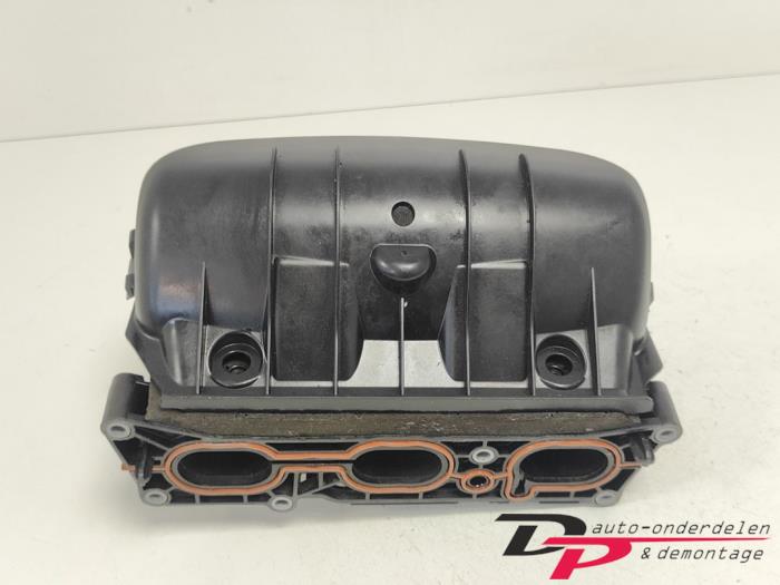 Gebruikte Spruitstuk Inlaat Opel Corsa E 1.0 SIDI Turbo 12V Prijs € 35,00 Margeregeling aangeboden door DP Auto-onderdelen & Demontage