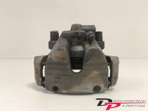 Gebruikte Remklauw (Tang) links-voor Opel Corsa E 1.0 SIDI Turbo 12V Prijs € 14,00 Margeregeling aangeboden door DP Auto-onderdelen & Demontage