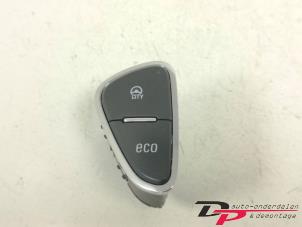 Gebruikte Schakelaar Opel Corsa E 1.0 SIDI Turbo 12V Prijs € 9,95 Margeregeling aangeboden door DP Auto-onderdelen & Demontage