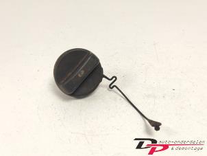 Gebruikte Tankdop Peugeot 108 1.0 12V Prijs € 9,95 Margeregeling aangeboden door DP Auto-onderdelen & Demontage