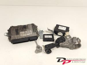 Gebruikte Kontaktslot + computer Peugeot 108 1.0 12V Prijs € 130,00 Margeregeling aangeboden door DP Auto-onderdelen & Demontage