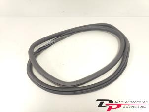 Gebruikte Deurrubber 4Deurs rechts-achter Peugeot 308 SW (L4/L9/LC/LJ/LR) 1.6 BlueHDi 120 Prijs € 15,00 Margeregeling aangeboden door DP Auto-onderdelen & Demontage