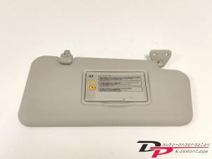 Gebruikte Zonneklep Nissan Note (E11) 1.6 16V Prijs € 9,95 Margeregeling aangeboden door DP Auto-onderdelen & Demontage