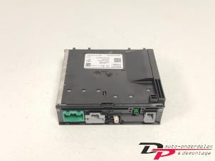 Gebruikte Radio module Opel Astra K Sports Tourer 1.0 Turbo 12V Prijs € 75,00 Margeregeling aangeboden door DP Auto-onderdelen & Demontage