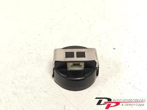 Gebruikte Sensor regen Mitsubishi Space Star (A0) 1.2 12V Prijs € 15,00 Margeregeling aangeboden door DP Auto-onderdelen & Demontage