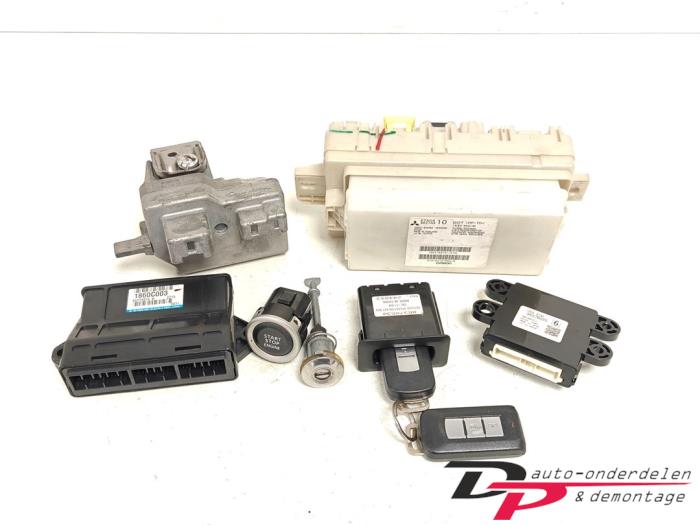 Gebruikte Kontaktslot + computer Mitsubishi Space Star (A0) 1.2 12V Prijs € 135,00 Margeregeling aangeboden door DP Auto-onderdelen & Demontage