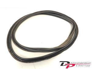 Gebruikte Achterkleprubber Opel Astra J (PC6/PD6/PE6/PF6) 1.4 16V ecoFLEX Prijs € 15,00 Margeregeling aangeboden door DP Auto-onderdelen & Demontage