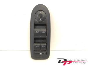 Gebruikte Schakelaar Elektrisch Raam Ford C-Max (DM2) 1.6 16V Prijs € 19,00 Margeregeling aangeboden door DP Auto-onderdelen & Demontage