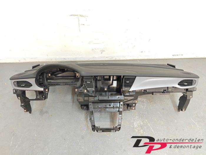 Gebruikte Dashboard Opel Astra K Sports Tourer 1.0 Turbo 12V Prijs € 325,00 Margeregeling aangeboden door DP Auto-onderdelen & Demontage