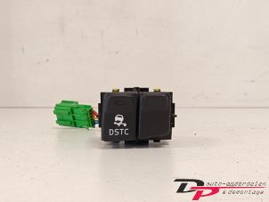 Gebruikte Schakelaar ESP Volvo V50 (MW) 2.4 20V Prijs € 9,00 Margeregeling aangeboden door DP Auto-onderdelen & Demontage