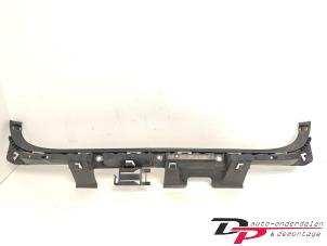 Gebruikte Bumpersteun midden-achter BMW 3 serie Touring (E91) 318d 16V Prijs € 19,95 Margeregeling aangeboden door DP Auto-onderdelen & Demontage