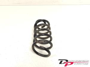 Gebruikte Schroefveer achter Renault Clio IV (5R) 0.9 Energy TCE 90 12V Prijs € 9,95 Margeregeling aangeboden door DP Auto-onderdelen & Demontage