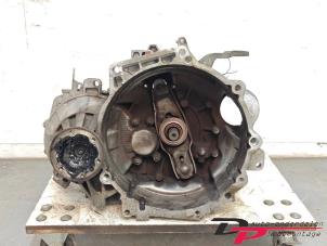 Gebruikte Versnellingsbak Volkswagen Passat Variant (3C5) 2.0 FSI 16V Prijs € 175,00 Margeregeling aangeboden door DP Auto-onderdelen & Demontage