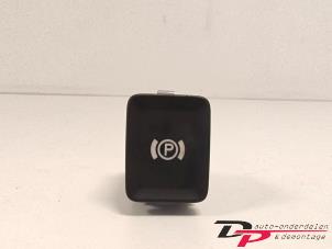 Gebruikte Schakelaar handrem Volkswagen Passat Variant (3C5) 2.0 FSI 16V Prijs € 7,00 Margeregeling aangeboden door DP Auto-onderdelen & Demontage