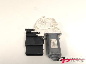 Gebruikte Motor electrisch raam Volkswagen Passat Variant (3C5) 2.0 FSI 16V Prijs € 9,95 Margeregeling aangeboden door DP Auto-onderdelen & Demontage