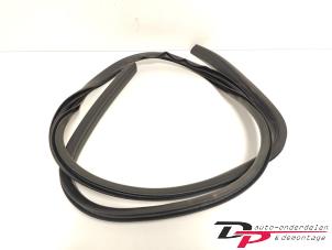 Gebruikte Deurrubber 4Deurs links-achter Ford Focus 3 Wagon 1.0 Ti-VCT EcoBoost 12V 125 Prijs € 15,00 Margeregeling aangeboden door DP Auto-onderdelen & Demontage