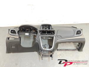 Gebruikte Dashboard Opel Mokka/Mokka X 1.4 Turbo 16V 4x2 Prijs € 350,00 Margeregeling aangeboden door DP Auto-onderdelen & Demontage