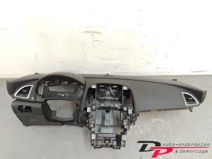 Gebruikte Dashboard Opel Astra J Sports Tourer (PD8/PE8/PF8) 1.4 Turbo 16V Prijs € 115,00 Margeregeling aangeboden door DP Auto-onderdelen & Demontage