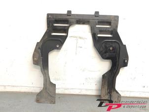Gebruikte Motor Beschermplaat Opel Mokka/Mokka X 1.4 Turbo 16V 4x2 Prijs € 30,00 Margeregeling aangeboden door DP Auto-onderdelen & Demontage