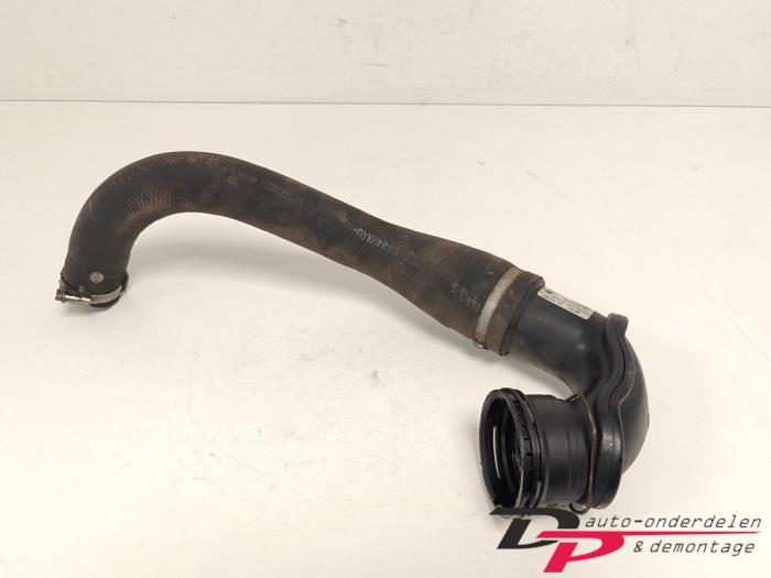 Gebruikte Intercooler Buis Opel Astra J Sports Tourer (PD8/PE8/PF8) 1.4 Turbo 16V Prijs € 30,00 Margeregeling aangeboden door DP Auto-onderdelen & Demontage