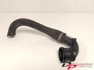 Gebruikte Intercooler Buis Opel Astra J Sports Tourer (PD8/PE8/PF8) 1.4 Turbo 16V Prijs € 30,00 Margeregeling aangeboden door DP Auto-onderdelen & Demontage