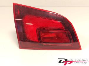 Gebruikte Achterlicht links Opel Astra J Sports Tourer (PD8/PE8/PF8) 1.4 Turbo 16V Prijs € 19,95 Margeregeling aangeboden door DP Auto-onderdelen & Demontage