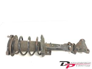 Gebruikte Schokdemperpoot links-voor Mercedes C Estate (S204) 2.2 C-200 CDI 16V BlueEFFICIENCY Prijs € 40,00 Margeregeling aangeboden door DP Auto-onderdelen & Demontage