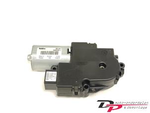 Gebruikte Schuifdak Motor Mercedes C Estate (S204) 2.2 C-200 CDI 16V BlueEFFICIENCY Prijs € 40,00 Margeregeling aangeboden door DP Auto-onderdelen & Demontage