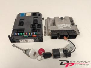 Gebruikte Contactslot + computer Peugeot 207 CC (WB) 1.6 16V Prijs € 125,00 Margeregeling aangeboden door DP Auto-onderdelen & Demontage