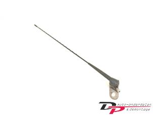 Gebruikte Antenne Smart Fortwo Coupé (451.3) 1.0 52kW,Micro Hybrid Drive Prijs € 10,00 Margeregeling aangeboden door DP Auto-onderdelen & Demontage