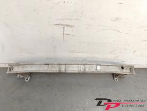 Gebruikte Bumperframe voor Renault Clio III (BR/CR) 1.2 16V 75 Prijs € 25,00 Margeregeling aangeboden door DP Auto-onderdelen & Demontage