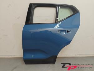 Gebruikte Deur 4Deurs links-achter Volvo XC40 (XZ) 2.0 B4 16V Mild Hybrid Autom. Prijs € 500,00 Margeregeling aangeboden door DP Auto-onderdelen & Demontage