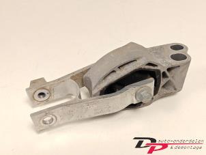 Gebruikte Motorrubber Volvo XC40 (XZ) 2.0 B4 16V Mild Hybrid Autom. Prijs € 20,00 Margeregeling aangeboden door DP Auto-onderdelen & Demontage