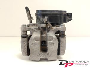 Gebruikte Remklauw (Tang) rechts-achter Volvo XC40 (XZ) 2.0 B4 16V Mild Hybrid Autom. Prijs € 80,00 Margeregeling aangeboden door DP Auto-onderdelen & Demontage