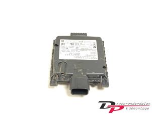 Gebruikte Dode hoek sensor Volvo XC40 (XZ) 2.0 B4 16V Mild Hybrid Autom. Prijs € 150,00 Margeregeling aangeboden door DP Auto-onderdelen & Demontage