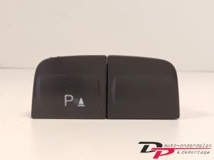 Gebruikte PDC Schakelaar Ford Kuga I 2.0 TDCi 16V Prijs € 15,00 Margeregeling aangeboden door DP Auto-onderdelen & Demontage