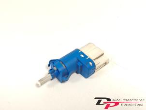 Gebruikte Remlicht Schakelaar Ford Kuga I 2.0 TDCi 16V Prijs € 5,00 Margeregeling aangeboden door DP Auto-onderdelen & Demontage