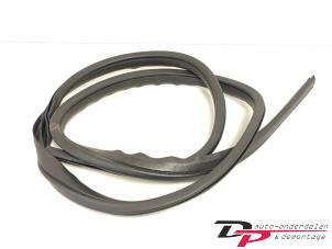 Gebruikte Deurrubber 4Deurs links-achter Ford Kuga I 2.0 TDCi 16V Prijs € 15,00 Margeregeling aangeboden door DP Auto-onderdelen & Demontage