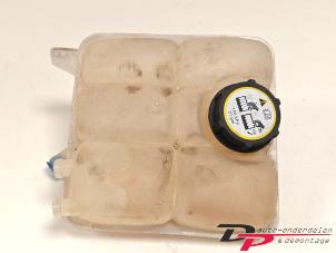 Gebruikte Koelwater Reservoir Ford C-Max (DXA) 1.0 Ti-VCT EcoBoost 12V 125 Prijs € 9,95 Margeregeling aangeboden door DP Auto-onderdelen & Demontage