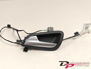 Gebruikte Deurgreep 4Deurs links-voor Ford C-Max (DXA) 1.0 Ti-VCT EcoBoost 12V 125 Prijs € 10,00 Margeregeling aangeboden door DP Auto-onderdelen & Demontage