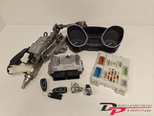 Gebruikte Contactslot + computer Ford C-Max (DXA) 1.0 Ti-VCT EcoBoost 12V 125 Prijs € 150,00 Margeregeling aangeboden door DP Auto-onderdelen & Demontage