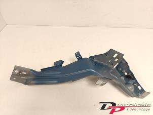 Gebruikte Koplampframe links Volvo XC40 (XZ) 2.0 B4 16V Mild Hybrid Autom. Prijs € 30,00 Margeregeling aangeboden door DP Auto-onderdelen & Demontage