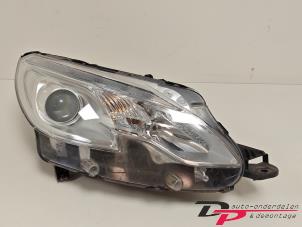 Gebruikte Koplamp rechts Peugeot 2008 (CU) 1.2 Vti 12V PureTech 82 Prijs € 175,00 Margeregeling aangeboden door DP Auto-onderdelen & Demontage