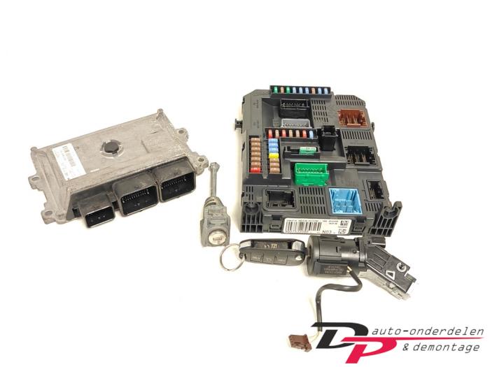 Gebruikte Kontaktslot + computer Peugeot 2008 (CU) 1.2 Vti 12V PureTech 82 Prijs € 80,00 Margeregeling aangeboden door DP Auto-onderdelen & Demontage