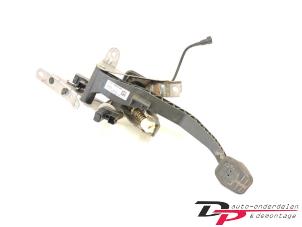 Gebruikte Koppelingspedaal Ford Kuga II (DM2) 1.5 EcoBoost 16V 150 Prijs € 65,00 Margeregeling aangeboden door DP Auto-onderdelen & Demontage