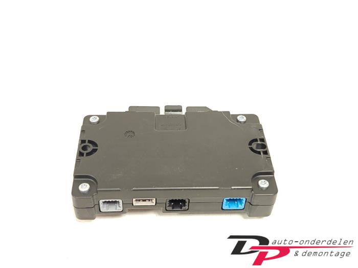 Gebruikte Telefoon Module Renault Twingo II (CN) 1.2 16V Prijs € 20,00 Margeregeling aangeboden door DP Auto-onderdelen & Demontage