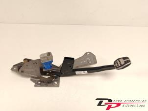 Gebruikte Rempedaal Ford Kuga II (DM2) 1.5 EcoBoost 16V 150 Prijs € 30,00 Margeregeling aangeboden door DP Auto-onderdelen & Demontage