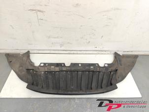 Gebruikte Bumper onderplaat Ford C-Max (DXA) 1.6 TDCi 16V Prijs € 40,00 Margeregeling aangeboden door DP Auto-onderdelen & Demontage