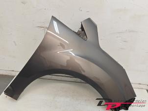 Gebruikte Voorscherm rechts Ford C-Max (DXA) 1.0 Ti-VCT EcoBoost 12V 125 Prijs € 75,00 Margeregeling aangeboden door DP Auto-onderdelen & Demontage